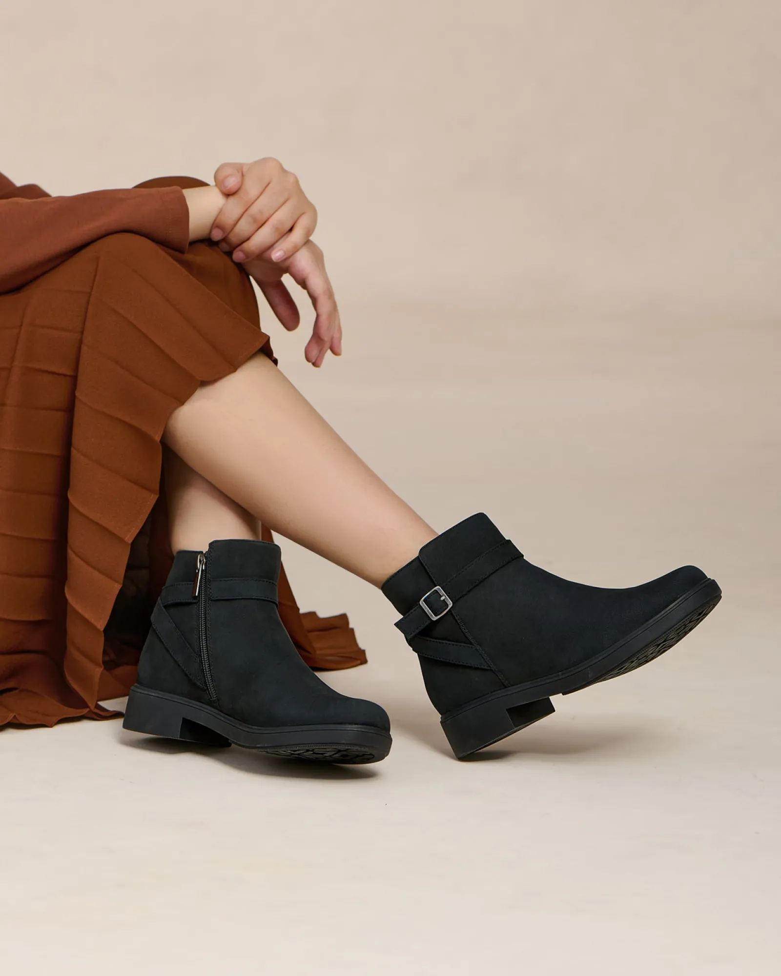 Online Compass Buckle Metatarsal Women Boots